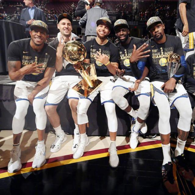 彩经网彩票走势图大全-勇士老板再忆球队黄金时代 五小球衣或都将被退役